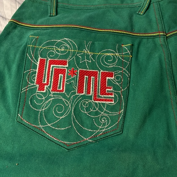 Pair of hip hop shorts by Yo Me. 40 green,  yellow lining. Never worn. Cotton - Picture 5 of 8